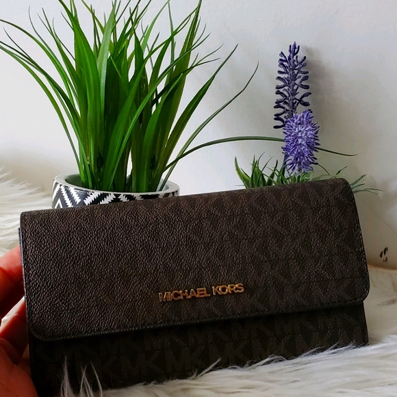 Michael Kors Wallet - Picture 1 of 3